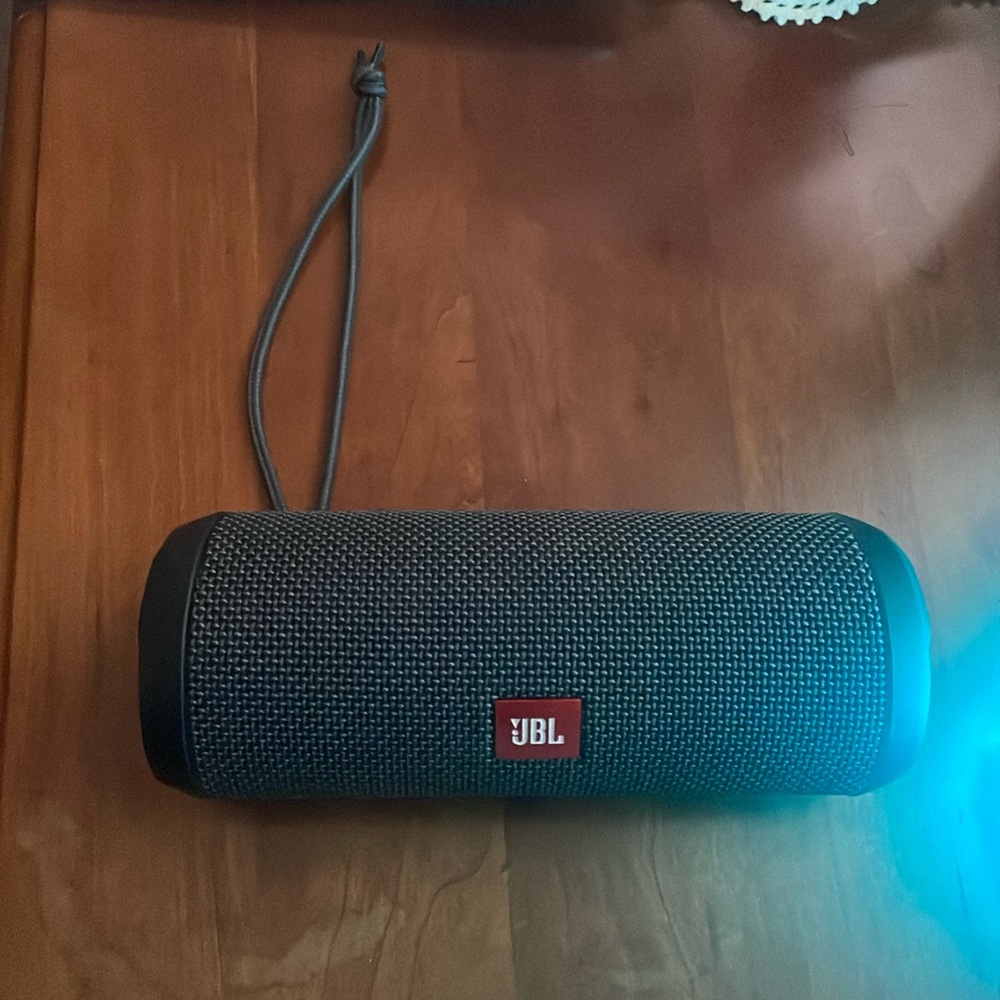 JBl bluetooth speaker